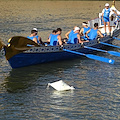 Un unico equipaggio verso il futuro: presentato il bozzetto celebrativo della Regata 2025 ad Amalfi
