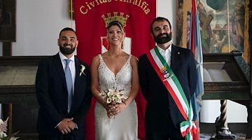 Ad Amalfi nasce una famiglia internazionale: auguri a Francesco e Kerly 