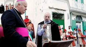 Amalfi piange Roberto De Simone, Magister di Civiltà Bizantina nel 2015