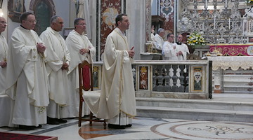 Atrani, auguri a don Christian Ruocco per il suo primo anniversario come parroco del piccolo borgo