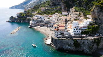 Atrani location della campagna pubblicitaria del brand di moda COS