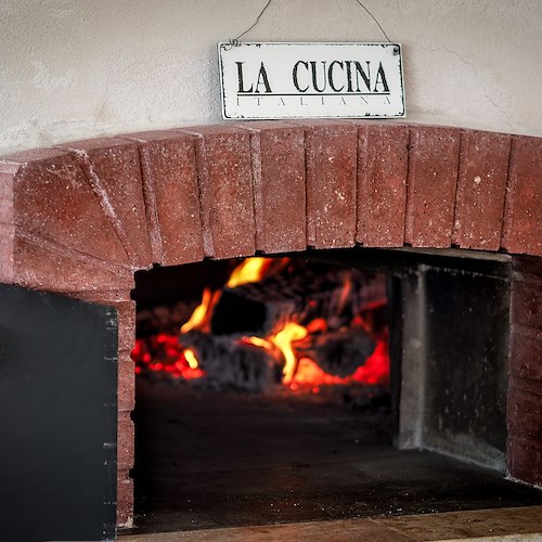 2 Novembre: la tradizione della pizza nera a Tramonti e in Costiera Amalfitana