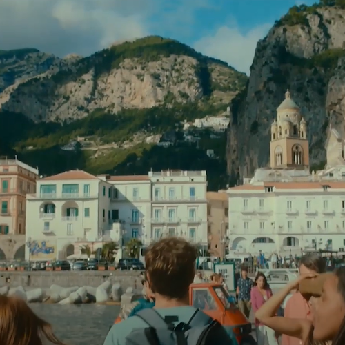 A luglio l'uscita di "Sotto la luna di Amalfi", pellicola Netflix girata in Costiera Amalfitana / FOTO-VIDEO