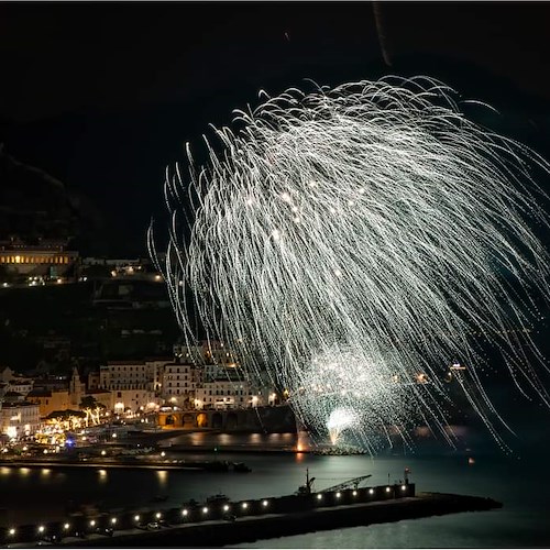 Ad Amalfi la festa di Sant’Andrea fa da preludio al Natale /VIDEO