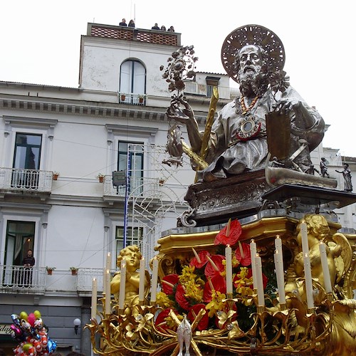 Amalfi celebra Sant'Andrea: 30 novembre la Corsa del Patrono sulla scalea del Duomo