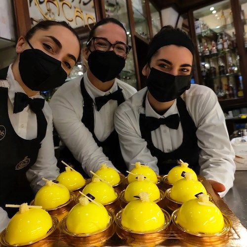 Amalfi, la Pasticceria Pansa propone due versioni della torta mimosa per la Festa della Donna
