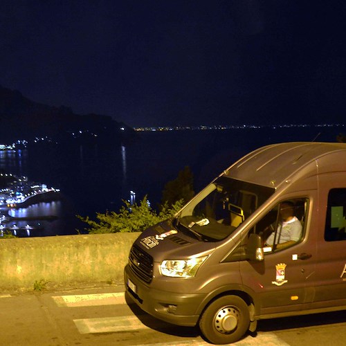 Amalfi, ritorna il servizio di mini bus notturno estivo per le frazioni /ORARI