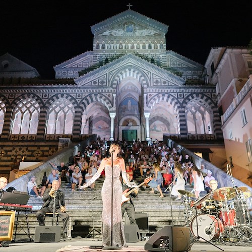 Amalfi si trasforma in grande dancefloor sotto le stelle con le “Cover Night”