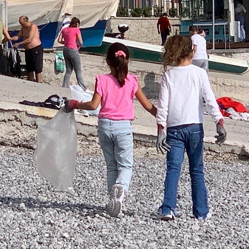 Amalfi. Spiagge e Fondali Puliti, studenti del "Marini Gioia" adottano la piccola baia