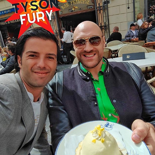 Amalfi, tappa di gusto al Bar Francese per il pugile Tyson Fury