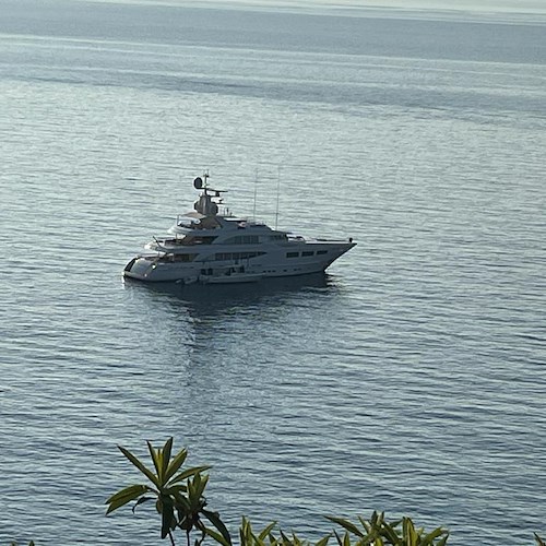 Ancora yacht al largo della Costa d'Amalfi: ecco Laurentia, Eleni e Solinda / FOTO 