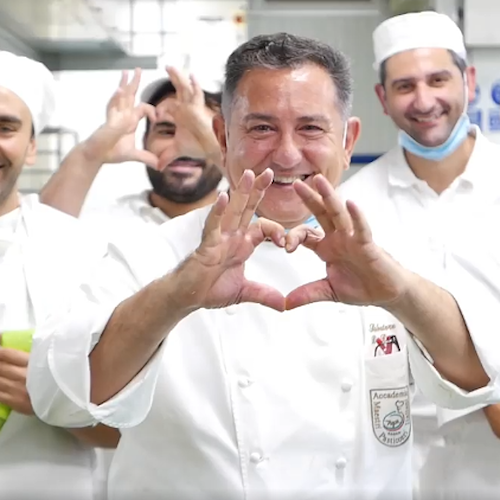 "Andrea, sei tutti noi": da Sal De Riso e il suo staff un video per il pasticciere in ospedale per l'incidente