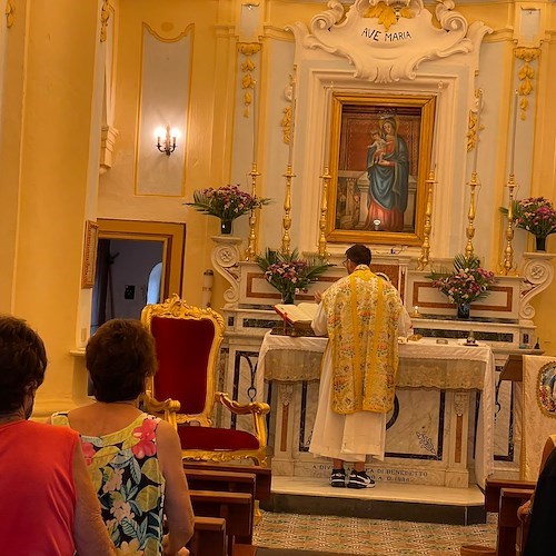 Atrani. Messa a Santa Maria Del Bando per don Luigi che torna dopo sei anni nel piccolo borgo