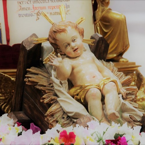 Candelora a Ravello: nella chiesa dei Santi Cosma e Damiano la levata del Bambino