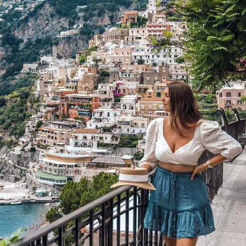 Dana Berez in Costiera Amalfitana. La blogger newyorkese racconta il suo viaggio tra Positano, Amalfi e Ravello