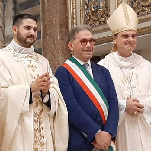 Dopo 48 anni ordinato un sacerdote di Minori, festa grande per Daniele Civale. Ieri la prima celebrazione eucaristica