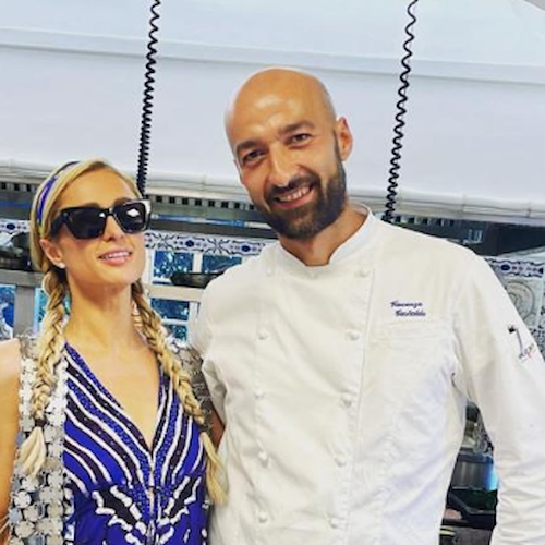 Dopo il Lago di Como e Portofino Paris Hilton torna in Costa d'Amalfi, relax a Positano 