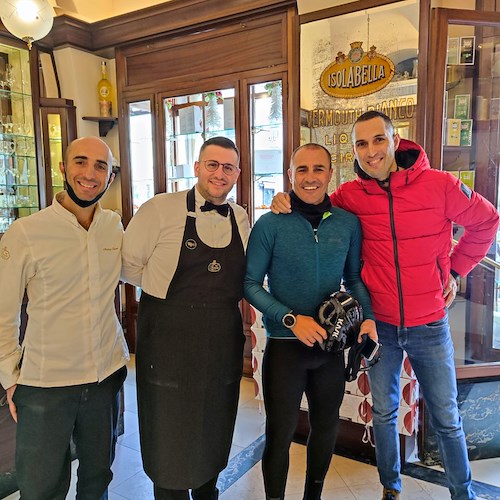 Fabio Cannavaro torna in Costiera Amalfitana, colazione alla Pasticceria Pansa di Amalfi 