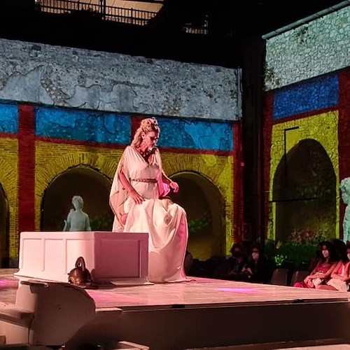 "Femmene e mare": la 26esima edizione del Gusta Minori torna con ospiti Sgarbi e Mughini