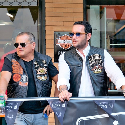 Harley-Davidson "Vesuvio Chapter" in Costiera Amalfitana sul lungomare di Maiori / Video