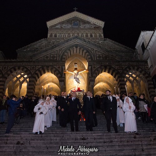 I riti della Settimana Santa ad Amalfi con i battenti e la processione del Cristo Morto /PROGRAMMA