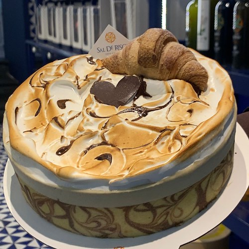 I venerdì di Sal De Riso dalla Clerici: «Ecco la mia "Torta Cappuccino"»