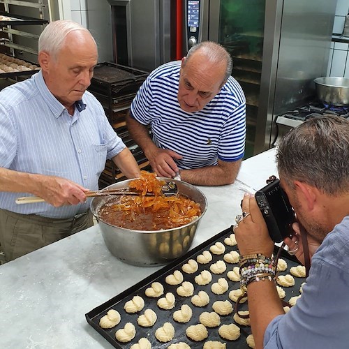 Il limone IGP Costa d'Amalfi sarà la star del libro di Gennaro Contaldo, con le fotoricette realizzate da Gambardella 