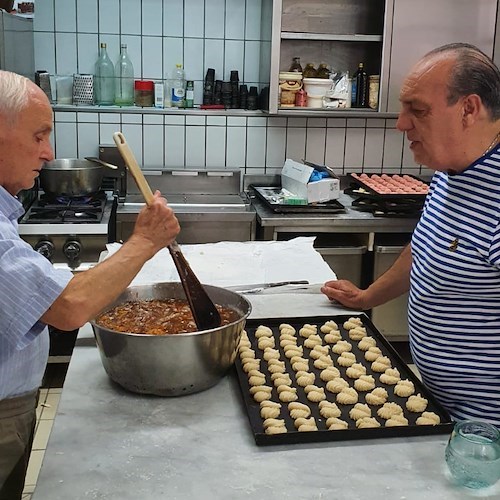 Il limone IGP Costa d'Amalfi sarà la star del libro di Gennaro Contaldo, con le fotoricette realizzate da Gambardella 