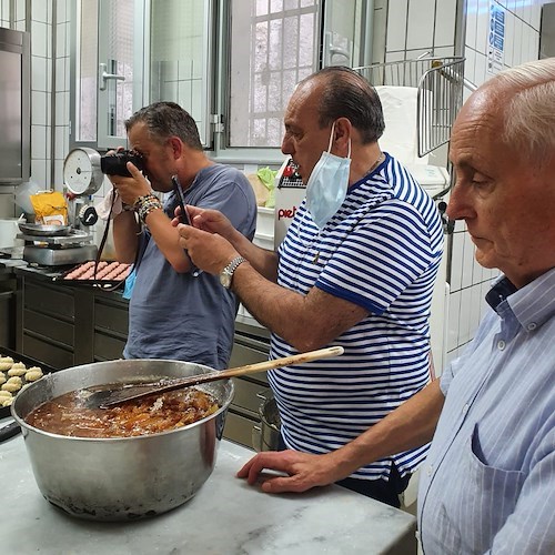 Il limone IGP Costa d'Amalfi sarà la star del libro di Gennaro Contaldo, con le fotoricette realizzate da Gambardella 