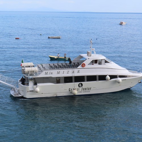 Il nuovo traghetto “Grassi Junior” da Positano per Costiera e Salerno è operativo, ecco orari e novità di “Mizar”