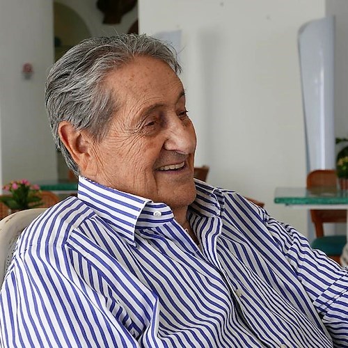 Il viaggio della Fiaccola Olimpica in Costiera Amalfitana: quando il tedoforo Antonio Gargano arrivò ad Amalfi con la fiamma sacra delle Olimpiadi