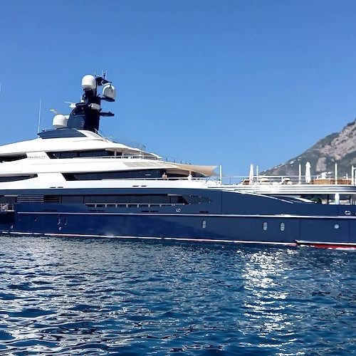 In Costiera Amalfitana ecco "Tranquility", mega yacht da 91 metri [FOTO]
