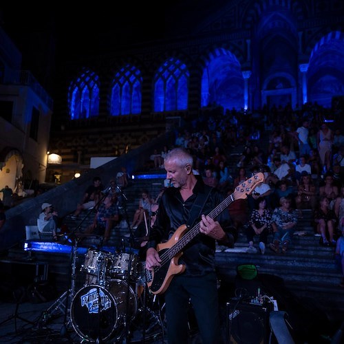 Kid Creole & The Coconuts incantano Amalfi: apertura Strepitosa per 'Amalfi in Jazz' 2023