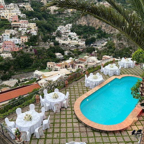 L'amore trionfa a Positano, la pianista Rossina Grieco convola a nozze nella suggestiva Villa dei Fisici / FOTO 