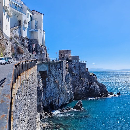 La Chiesa cattolica ricorda San Patrizio. Meteo: soleggiato. Good Morning Amalfi