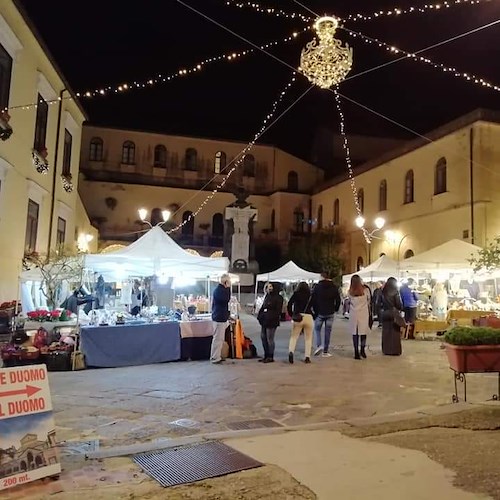 "La Soffitta in Piazza", nel weekend ad Amalfi torna il mercatino d'antiquariato e artigianato
