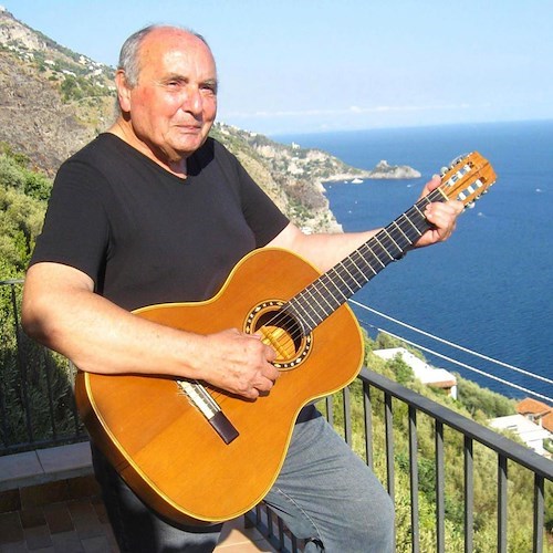 Le immagini di Giovanni Scala nel giorno del suo compleanno, la biografia appare nel progetto "Nonni Praianesi" /Foto / Video
