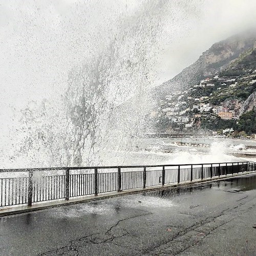 Maltempo in Costa d'Amalfi, è Matteo Conforti l'autore della fotografia che ieri ha fatto il giro del mondo / FOTO 