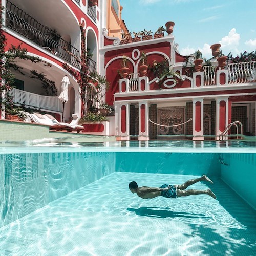 Miss Angie Villa, le sue foto da Positano del 2020 tornano virali 