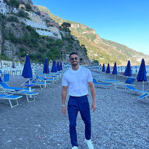 Pausa di relax a Positano per il calciatore Mateo Musacchio e la sua dolce metà