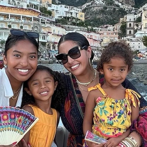Per la famiglia Bryant breve vacanza a Capri, immancabili le tappe ad Amalfi e Positano 