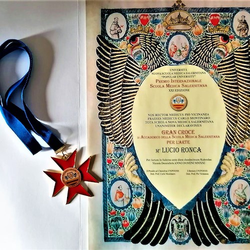 Premio Scuola Medica Salernitana: dalla Costa d'Amalfi insigniti il maestro ceramista Lucio Ronca e il medico Salvatore Di Palma