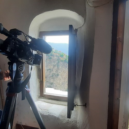 “Racconti dei borghi meravigliosi”: la telecamere della tv giapponese ad Atrani / FOTO 