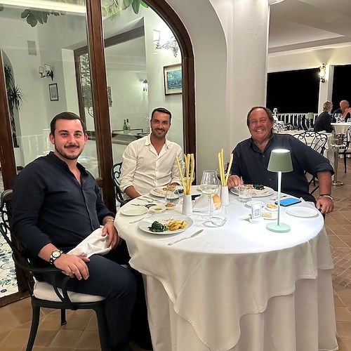 Raffaele Palladino si rilassa in Costa d'Amalfi: l'allenatore del Monza ospite al Grand Hotel Tritone