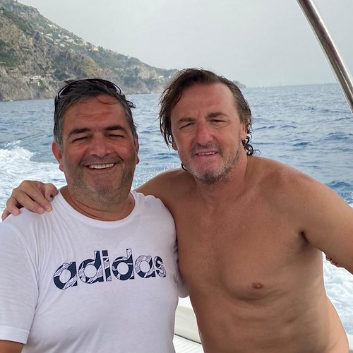 Relax in Costa d’Amalfi per Beppe Signori, per l'ex attaccante e la sua famiglia giornata in barca