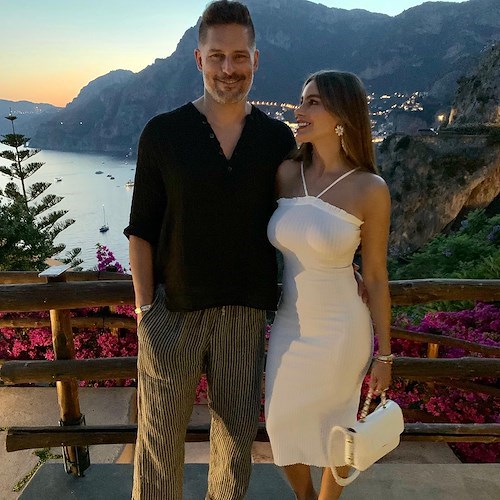 Relax in Costa d'Amalfi per Sofía Vergara e Joe Manganiello, star di "Modern Family" e "Spider-Man"