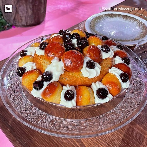 Sal De Riso con Antonella Clerici dedica il suo "Babà Savarin" a nonno Vittorio /FOTO