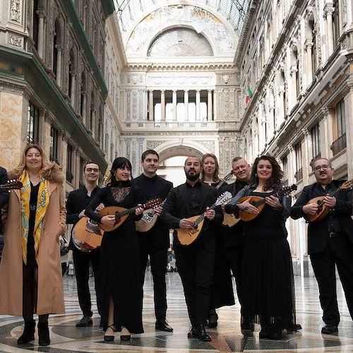 “Serenata Luntana”, 12 agosto ad Amalfi il concerto al tramonto con l'Accademia Mandolinistica Napoletana 
