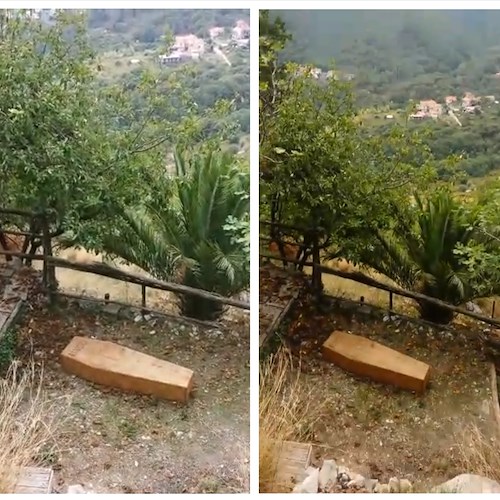 Svelato l’arcano: la bara finta in un giardino di Tramonti era stata usata per le riprese di un film