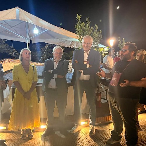 Taglio del nastro per "Borgo DiVino" a Vietri sul Mare: fino a domenica degustazioni con oltre 30 cantine da tutta Italia